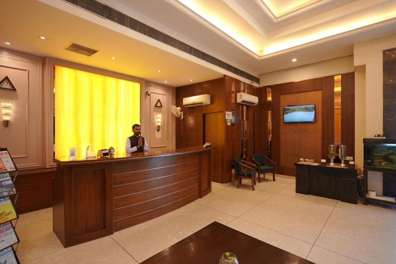 โฮเต็ล โคฮินัวร์ พาเลซ Hotel ลูดิฮานา ภายนอก รูปภาพ